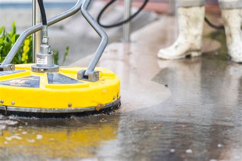 pressure washing concrete in Redlands, California